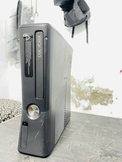 Xbox 360 Slim 120GB