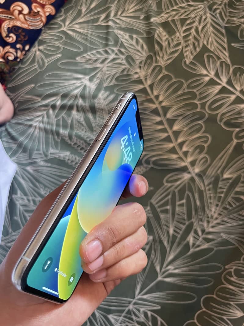 Apple iPhone X 6