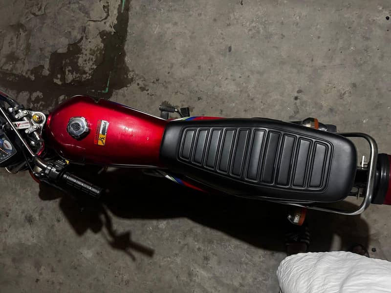 CD 125 5