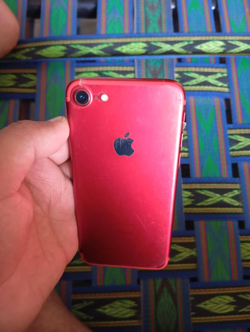 Apple iPhone 7 0