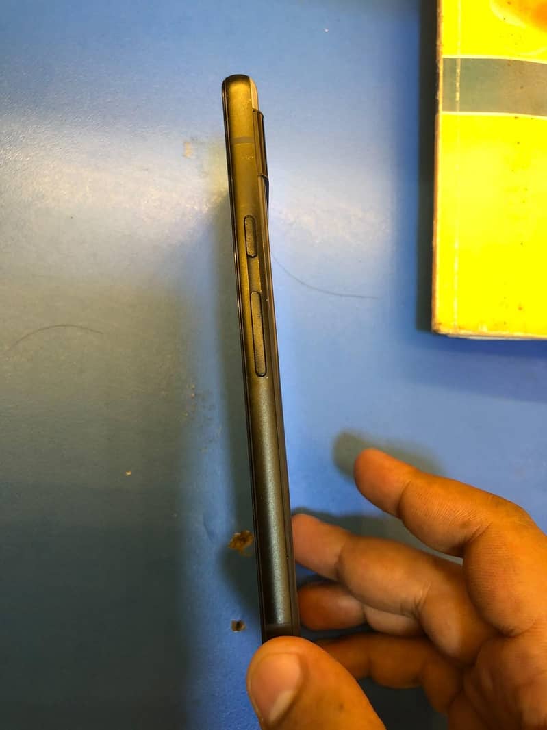 Google Pixel 6a 5