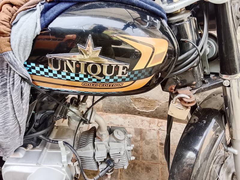 Unique Plus 1