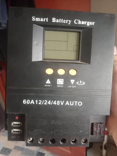pwm controller 60 Amper only 2 month used like new