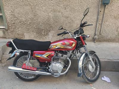 Honda 125cc 2025 model red color