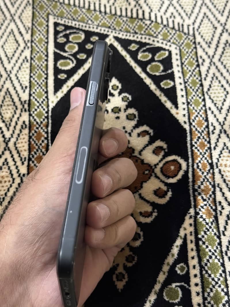 Apple iPhone 15 plus 6