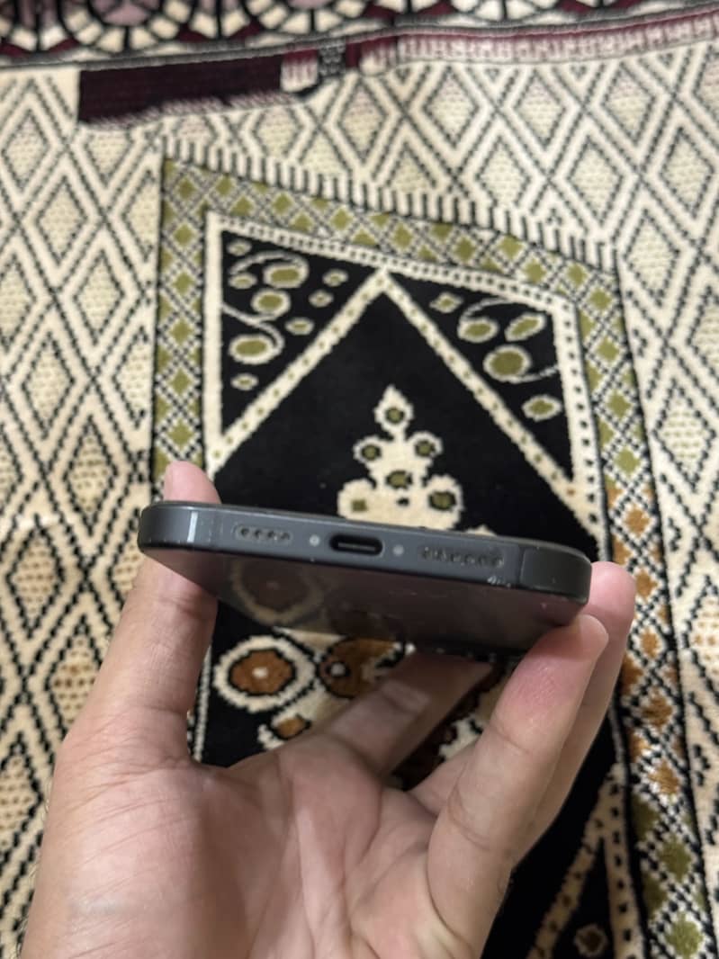 Apple iPhone 15 plus 7