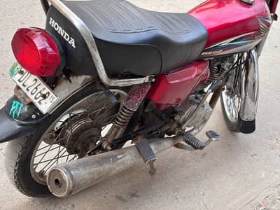 2015 model honda 125 only sreies buyer contact
