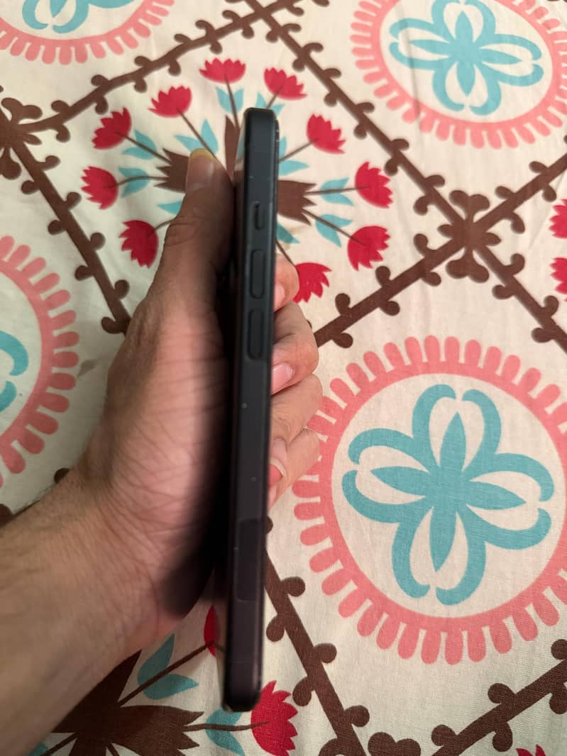 Apple iPhone 15 2