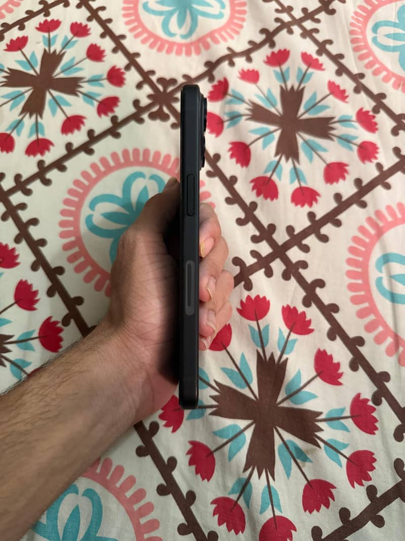 Apple iPhone 15 3