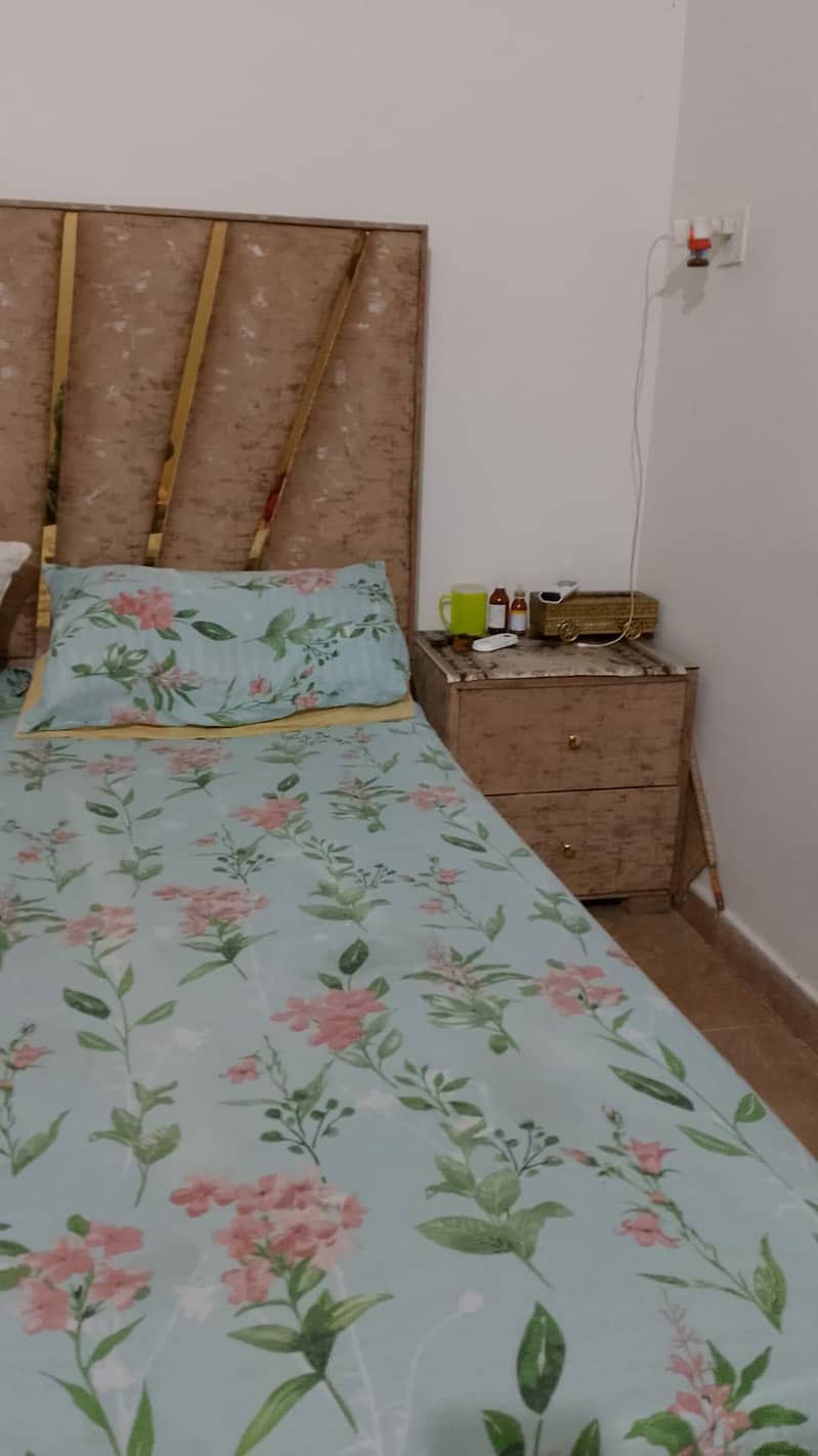 Bed and dressing table 1