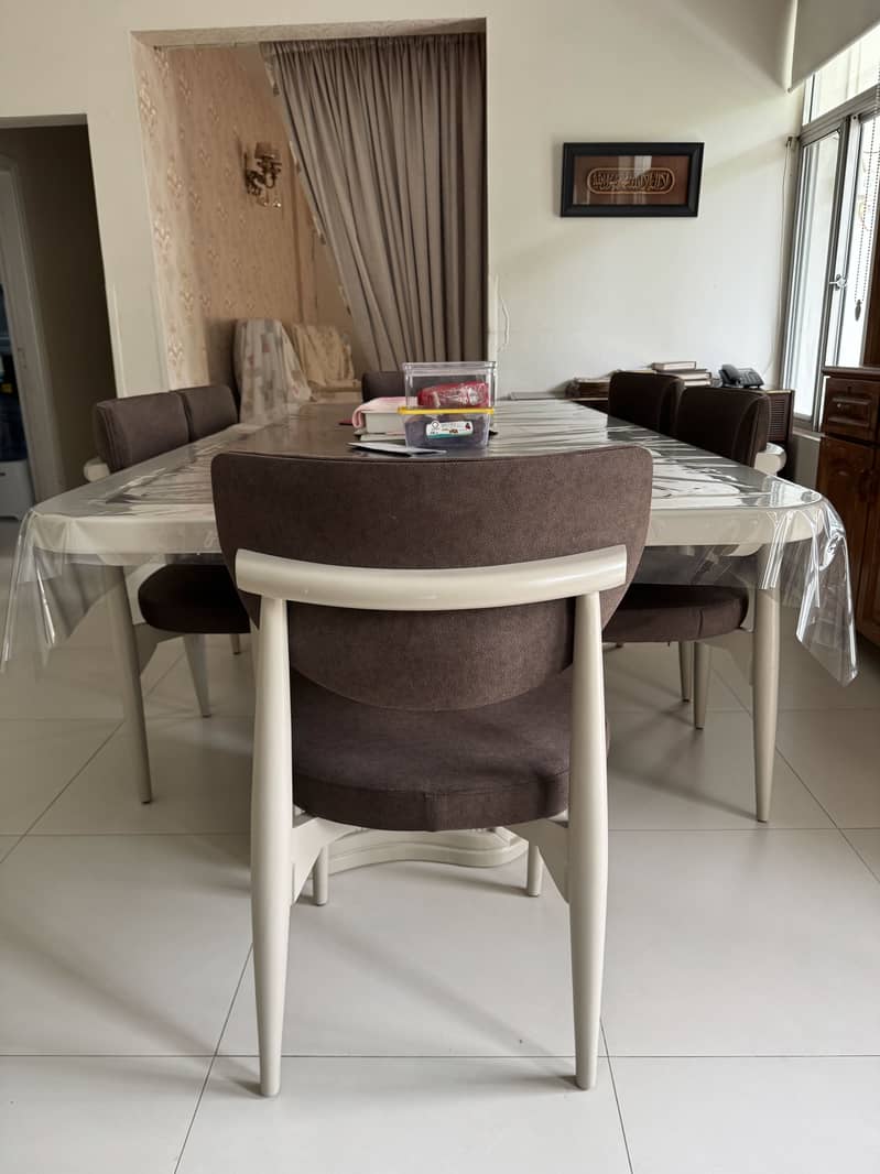 Dining table 6 seats 2