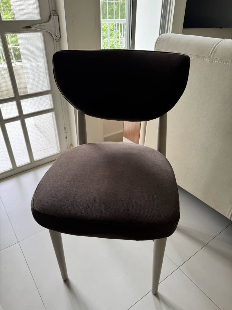 Dining table 6 seats 3