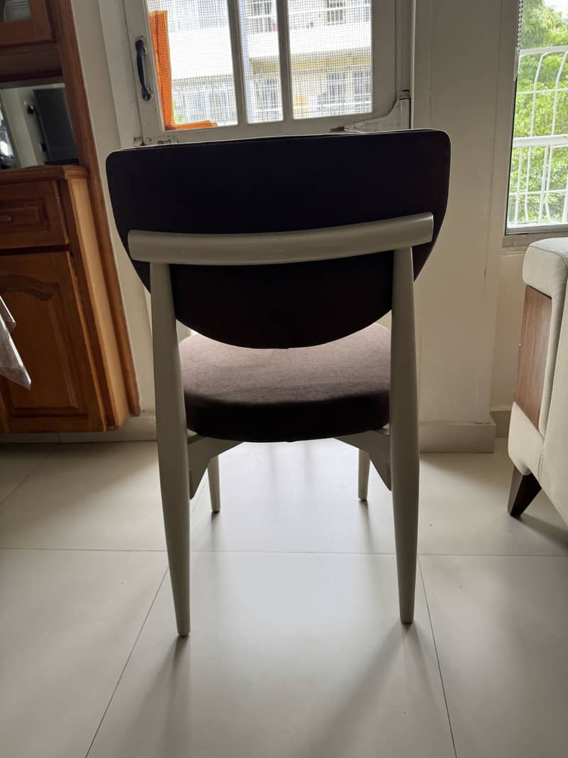 Dining table 6 seats 4