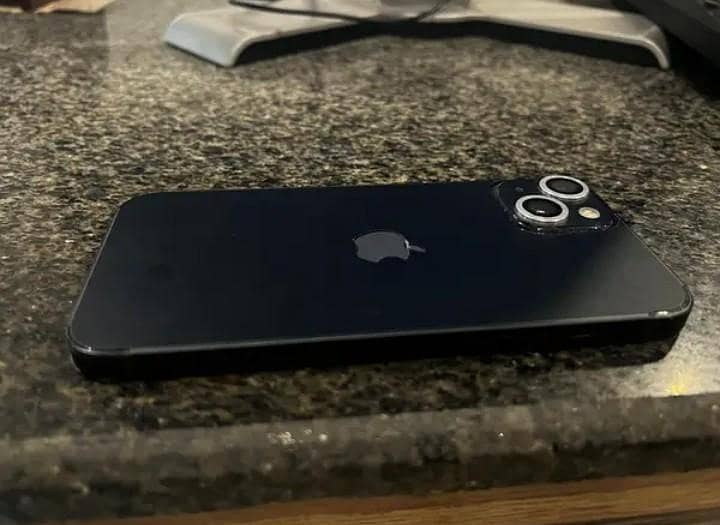 iphone 13 condition 10/10 2