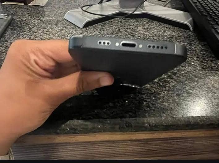 iphone 13 condition 10/10 3