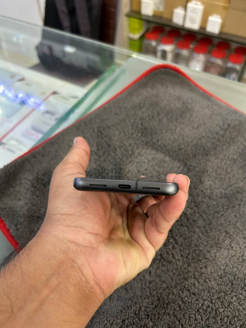Google pixel 8 3