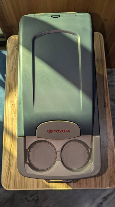 TOYOTA COOLBOX T08 – Car Cooler. Portable thermoelectric mini cooler.