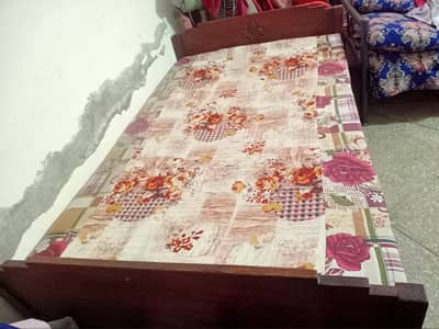 Queen Size Full wooden bed without metress