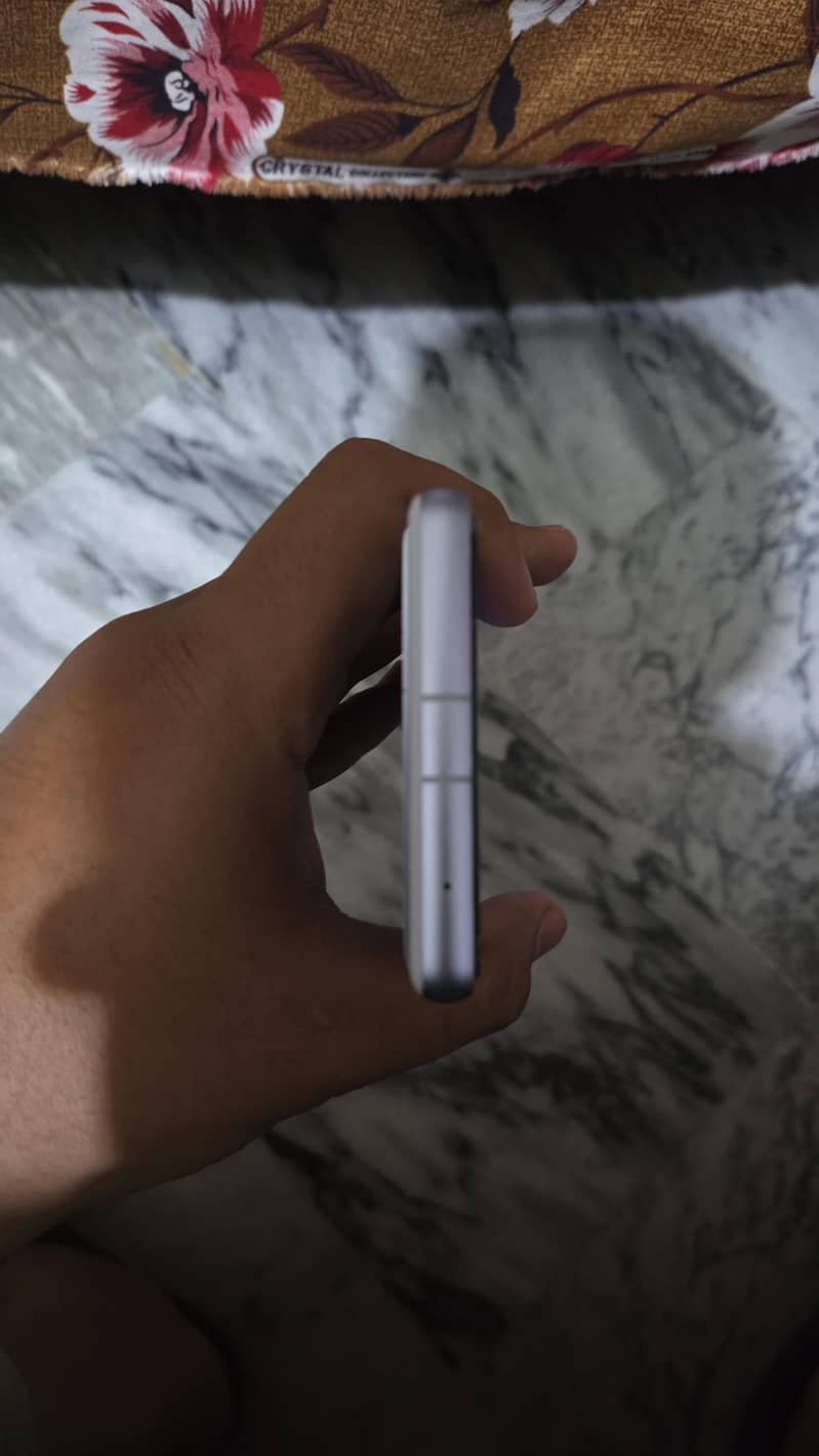 Google Pixel 7a 3