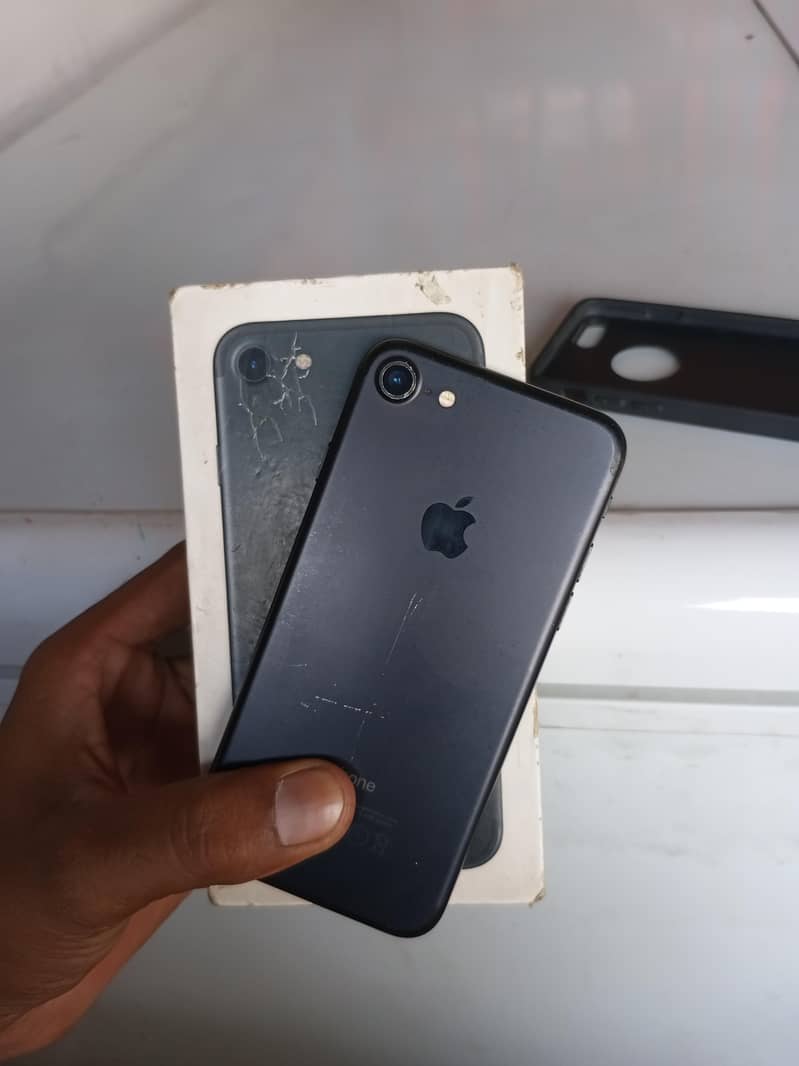Apple iPhone 7 1