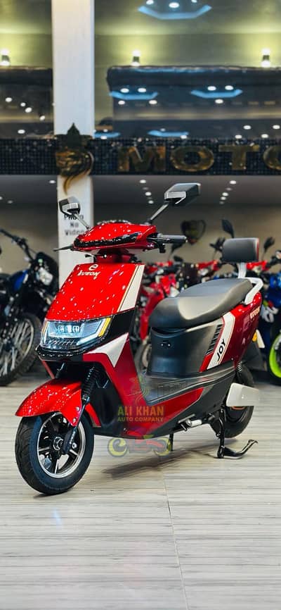 Scooty Kings Yadea Metro Evee Evon Okla EV Female Ramza