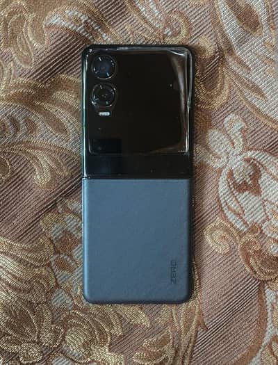 Infinix Zero Flip