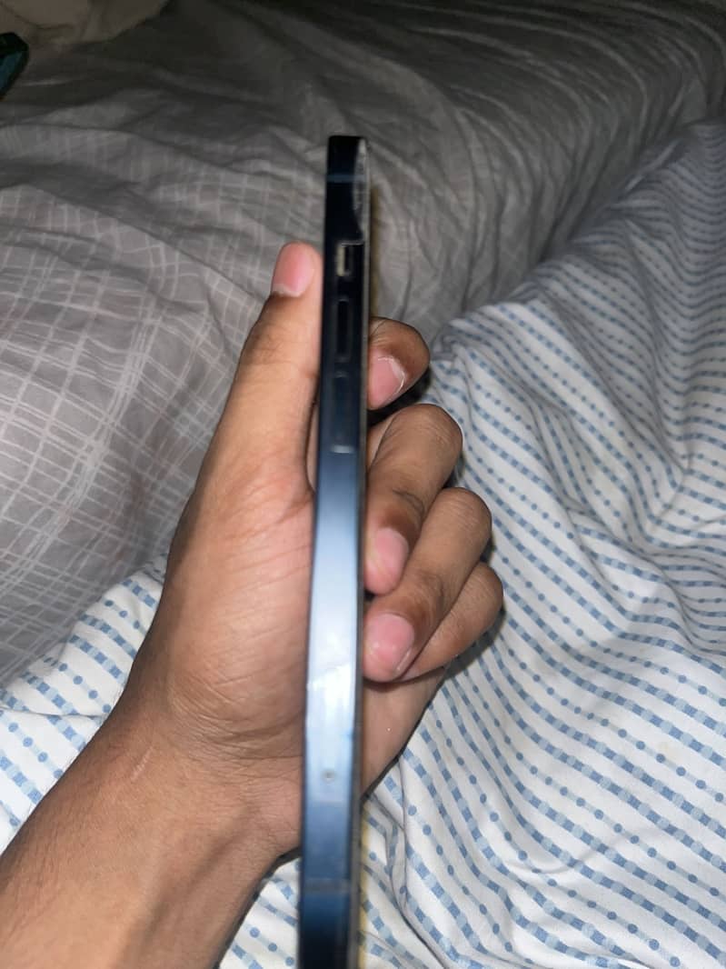 Apple iPhone 13 1