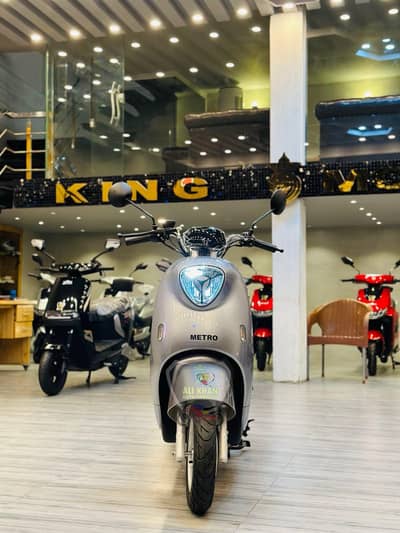 Scooty Kings Yadea Metro Evee Evon Okla EV Female Ramza