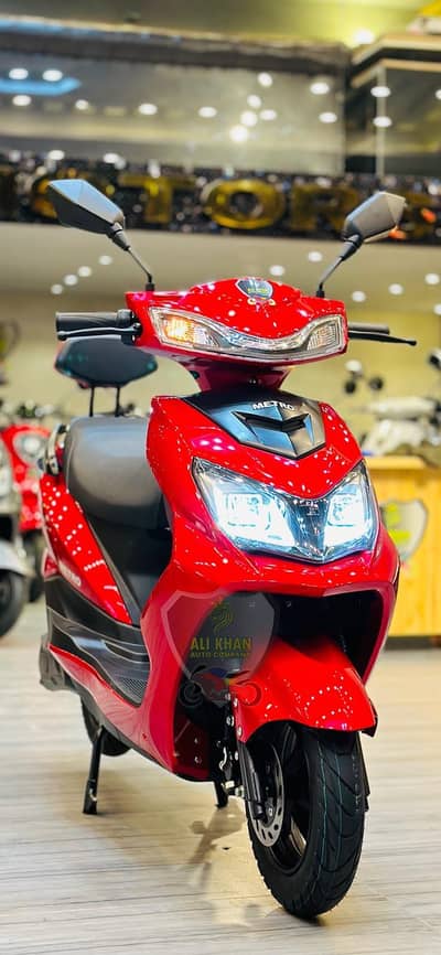 Scooty Kings Yadea Metro Evee Evon Okla EV Female Ramza