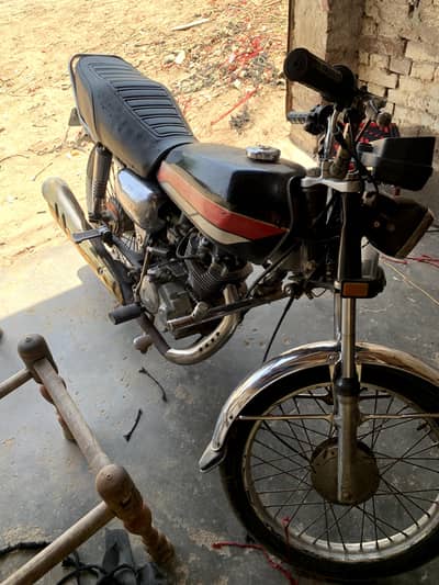 Honda 125cc 1983 model price 43000