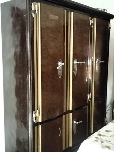 Steel Almari & Show Case