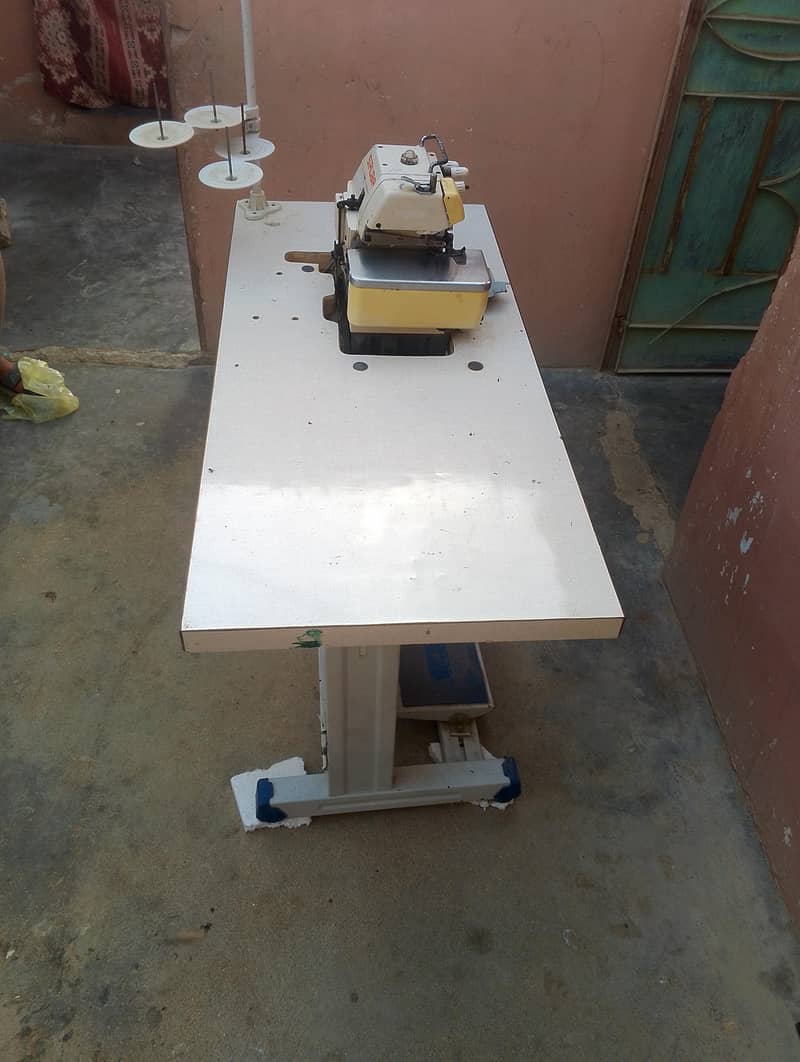 Pico/Overlock Siruba Machine 1