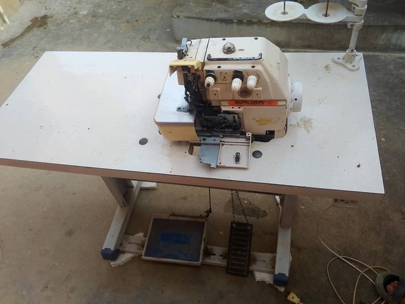 Pico/Overlock Siruba Machine 4