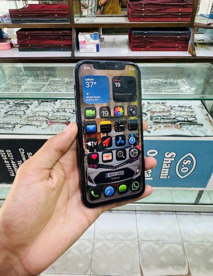iPhone 12 1