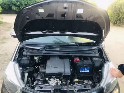Toyota Vitz 2012
