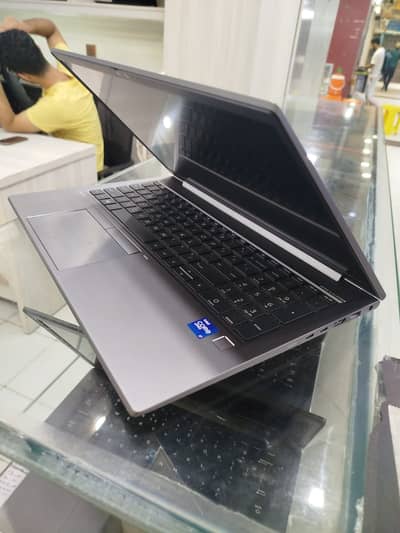 HP ZBook Firefly 15 G7 Mobile Workstation