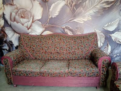 1 sofa signal seater hai or 1 big sofa 3 seater hai 3 seater 7fit long