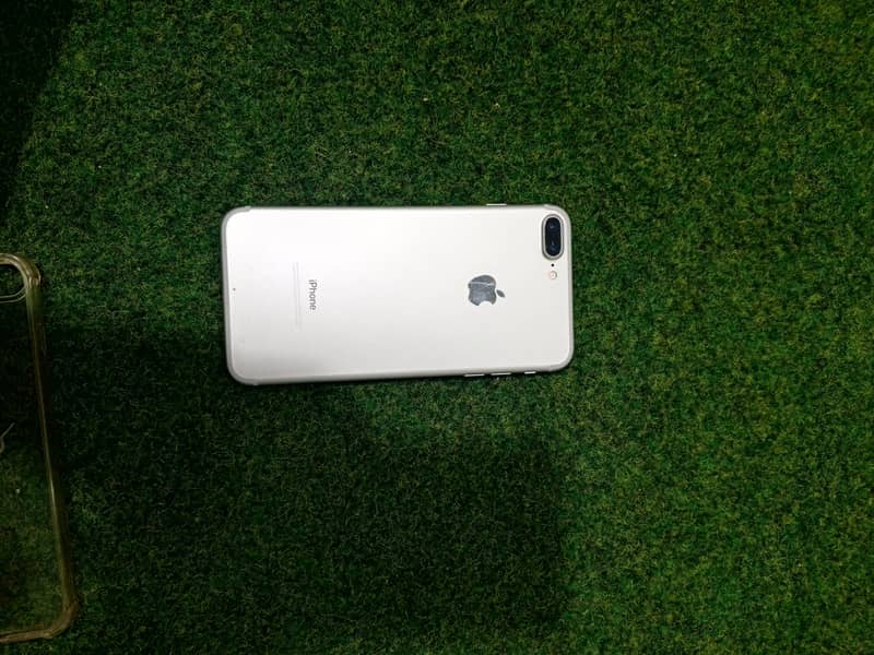 Apple iPhone 7 Plus 0