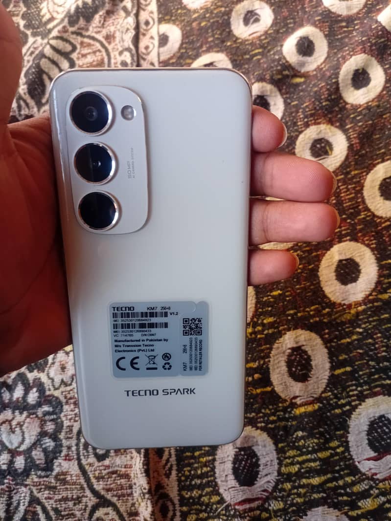 Tecno spark 40pro plus 4