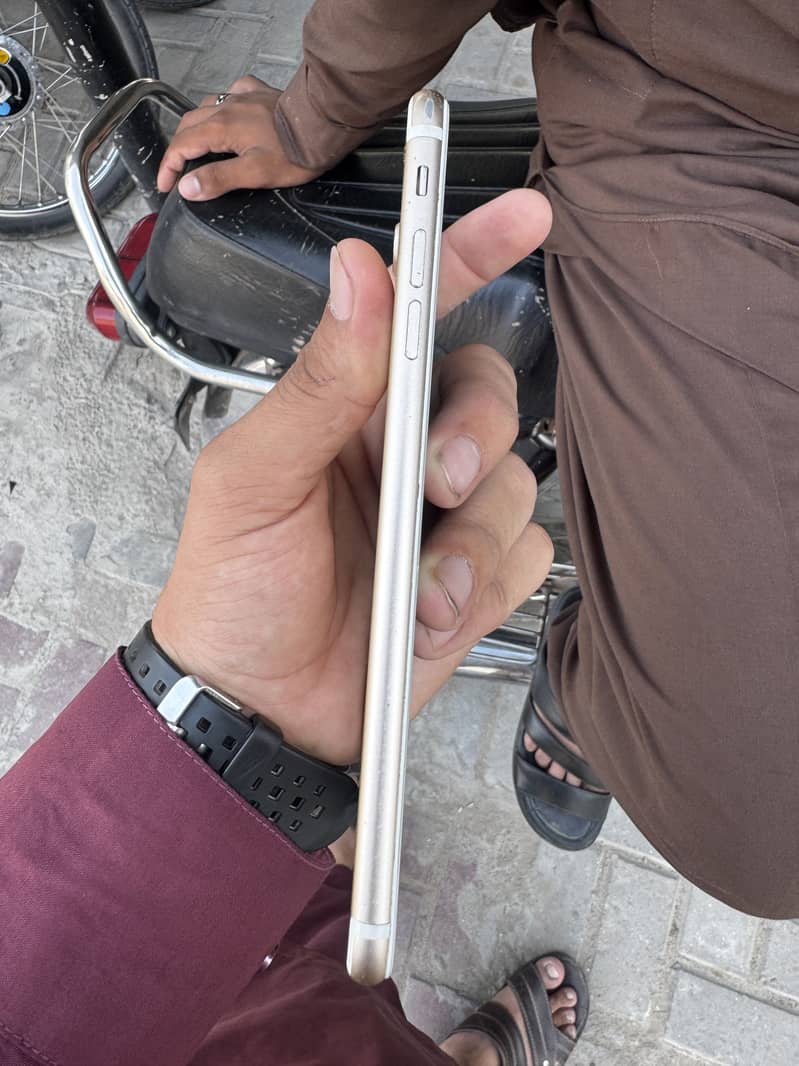 Apple iPhone 7 Plus 1