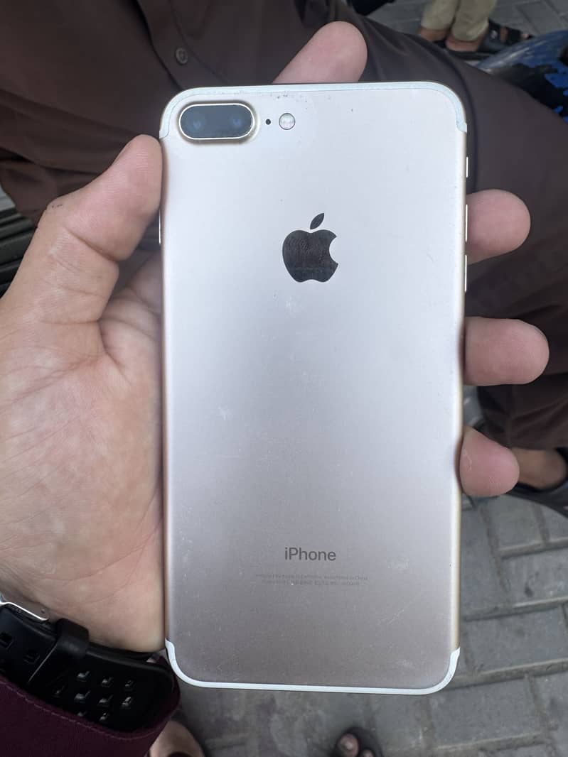 Apple iPhone 7 Plus 4