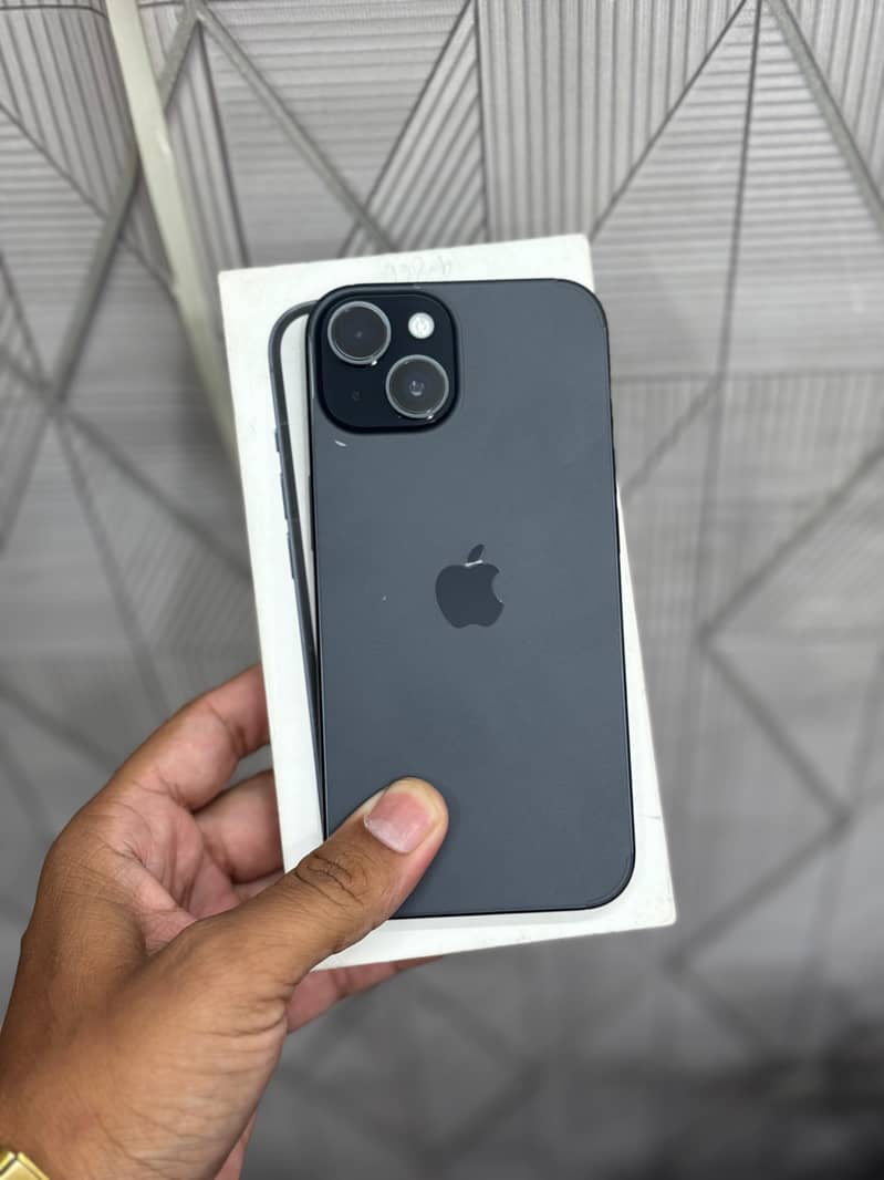 iPhone  15 0