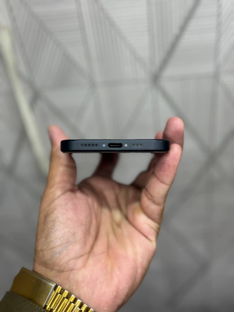 iPhone  15 5