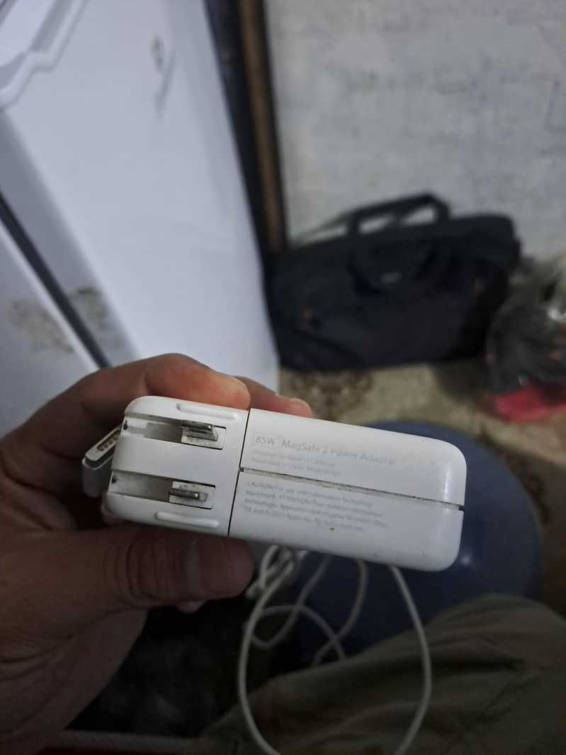 Apple macbook Adapter 1