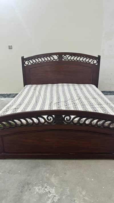 King Size Bed Set with Mattress – Excellent Condition