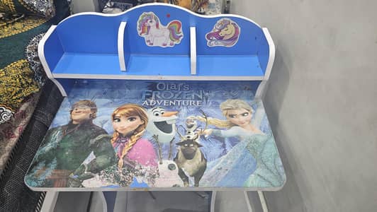kids table with chair