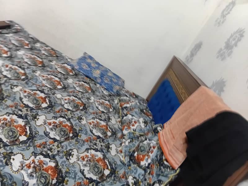 king size bed 0