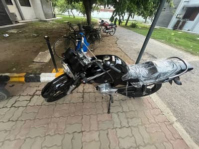 Yamaha YBR 125G Model 2025 | Army Officer Used | 1st Owner | Bike YBR