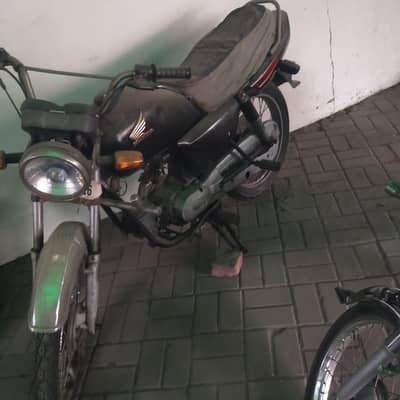 CD 100 2005 MODEL