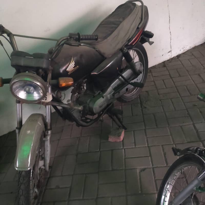 CD 100 2005 MODEL 0